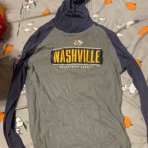 Women’s Nashville Predators light weight pullover